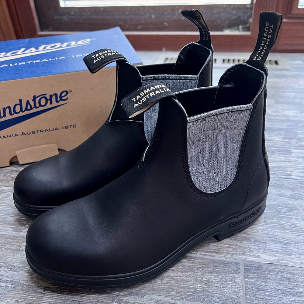 Blundstone Women's Originals Chelsea Boots - Black
Size 9.5